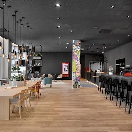 Intercityhotel Breda Bagian luar foto