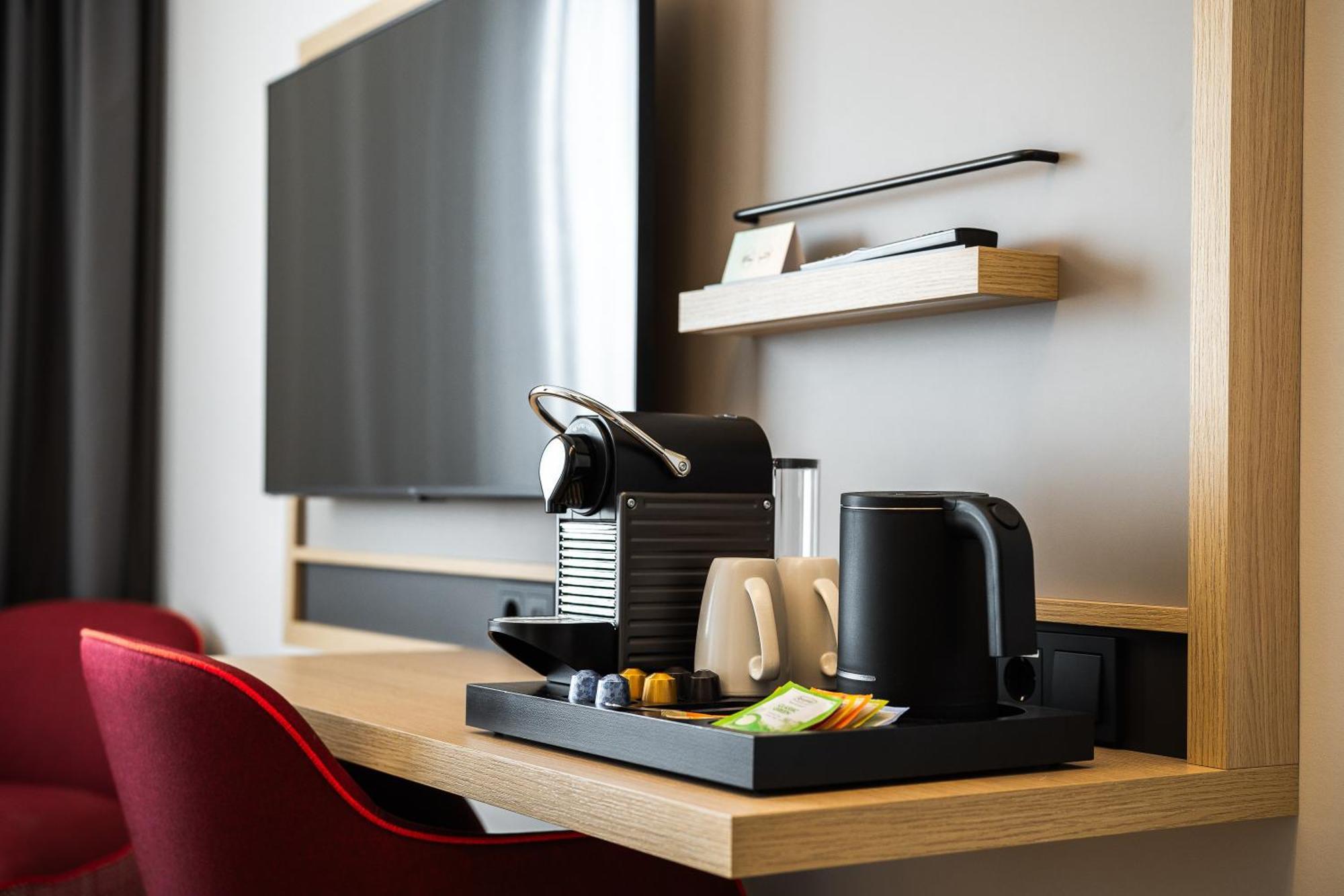 Intercityhotel Breda Bagian luar foto