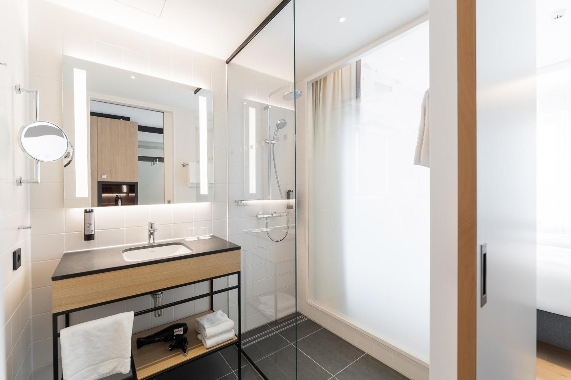 Intercityhotel Breda Bagian luar foto