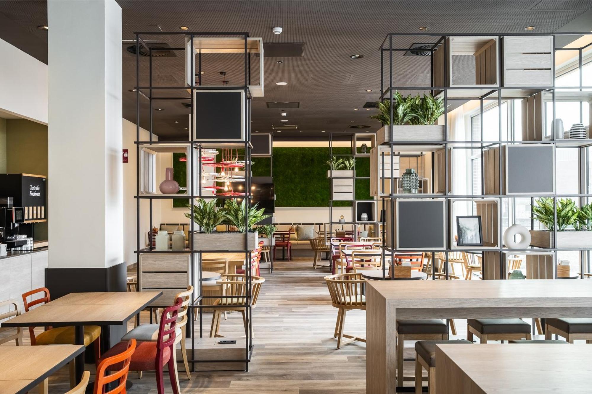 Intercityhotel Breda Bagian luar foto