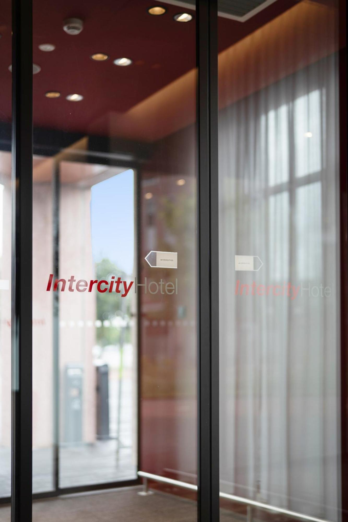 Intercityhotel Breda Bagian luar foto